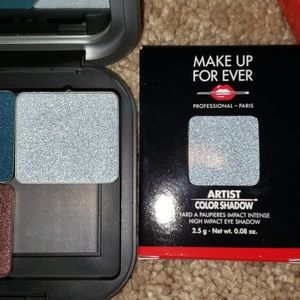 Make up for ever ice blue eye shadow